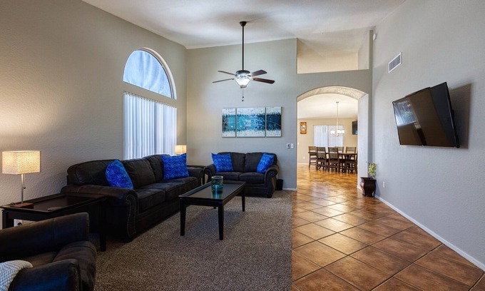 Glendale House | Seahawks Vs Cardinals Sept 25th/Westgate Vacation Rental/Walk to Stadium