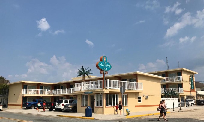Wildwood Hotel | Seahorse Inn