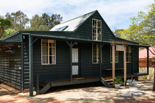 Huskisson House | Seahorse Manor, The South Coast Sandcastles