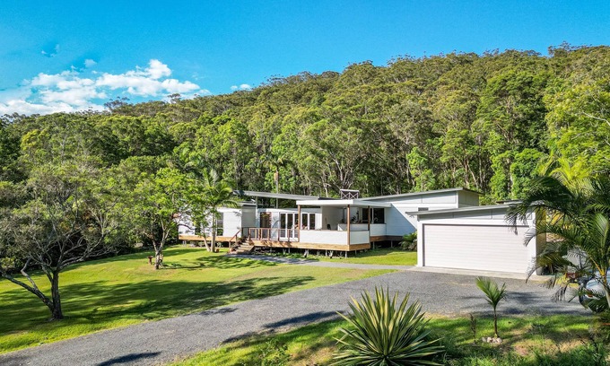 Bungwahl House | Seals Lodge