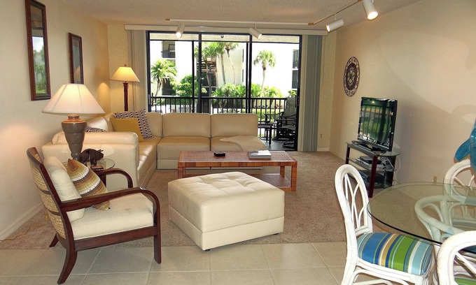 Longboat Key Condo | Seaplace M1 105 by FVC