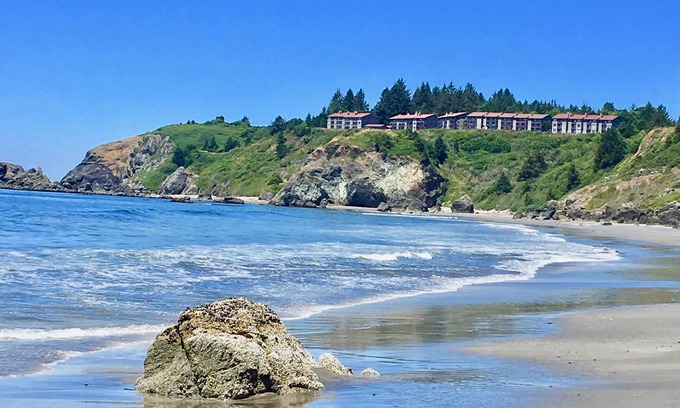 Brookings Condo | Seas Today Vacation An Ocean View Condo with Private Beach Trail
