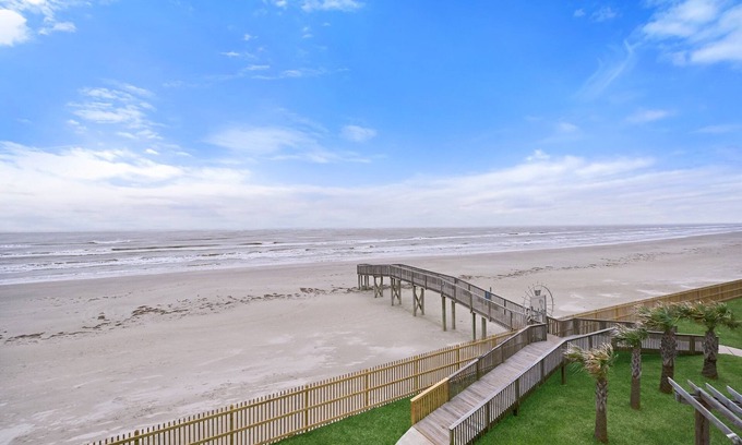 Galveston Condo | Seascape 2211 2 Bedroom Condo by RedAwning