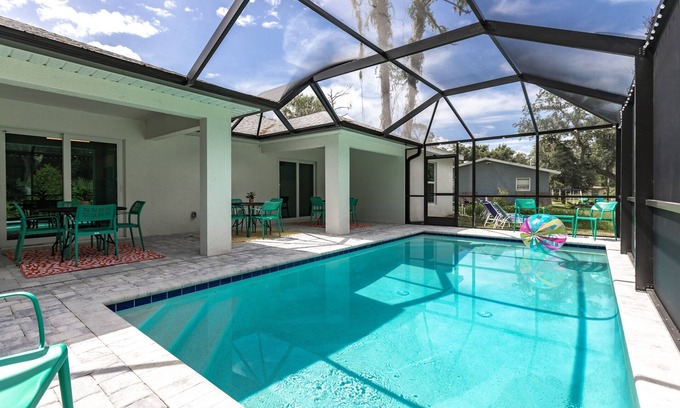 Port Charlotte House | Seascape Duplex: Peaceful Retreat & Heated Pool