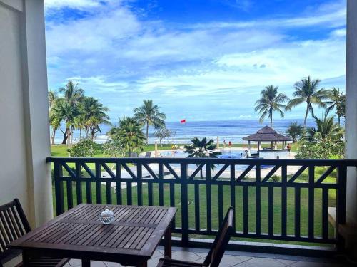 Karambunai Apartment | Seascape Karambunai Home - Amazing sea front view!