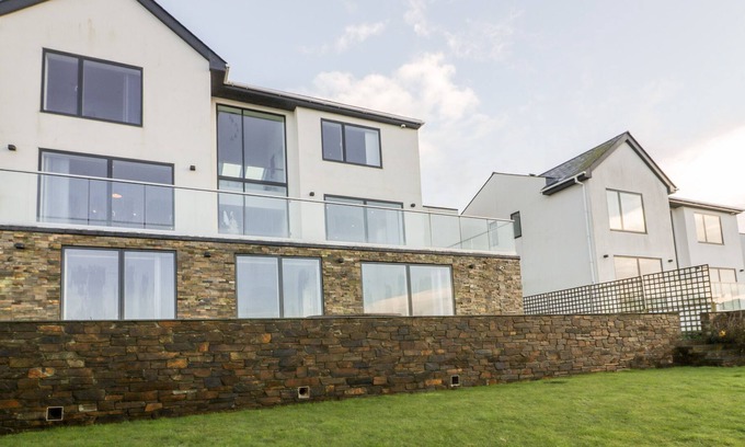 Polruan Cottage | SEASCAPE, pet friendly, country holiday cottage in Polruan