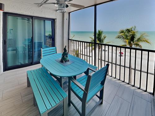 Mid Island Apartment | Seaside 406