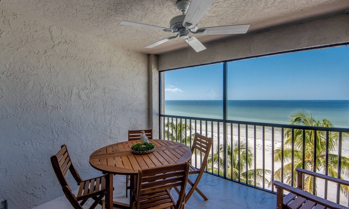 Mid Island Condo | Seaside 509 - Beautiful Beach Front Condo