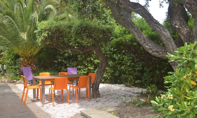 Saint-Aygulf Villa | Seaside and very quiet, ground floor villa renovated 6 people 90 m2 in beautiful garden
