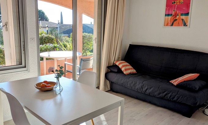 La Nartelle Apartment | Seaside apartment Sainte Maxime, Gulf of St-tropez. Pine forest.quiet.pool
