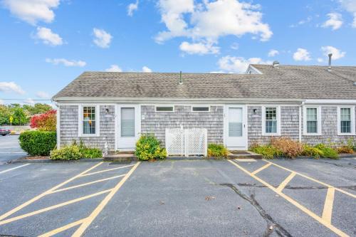 South Yarmouth House | Seaside Cottages - Cottage 01B - Coastal Haven and Seascape