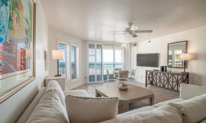 Litchfield by the Sea House | Seaside Escape 3-BR Stunning Ocean Views
