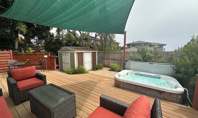 West Mesa House | Seaside Escape in amazing SB with Hot Tub - Pet Friendly!
