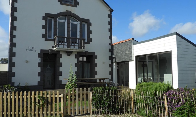 Treffiagat House | Seaside Family House with Jacuzzi, 800 m from the Beaches, Renovated in 2018