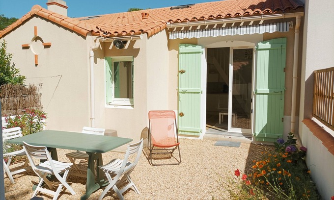 Barbatre House | Seaside house