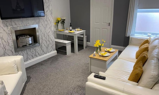 Westoe Apartment | Seaside House-NEW DAY PROPERTIES