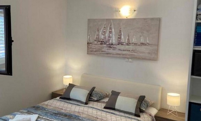 Drvenik Mali House | Seaside Retreat Holiday Home with Terrace - Two Bedroom Holiday Home with Terrace