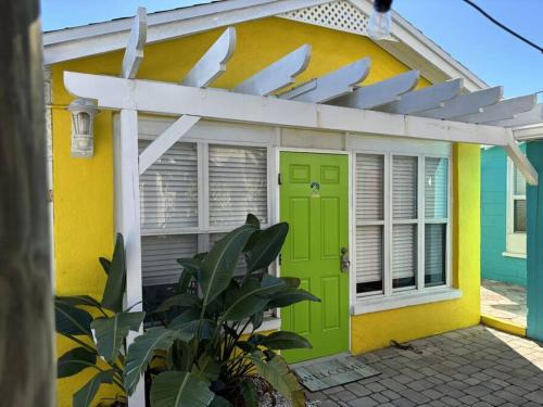 Indian Rocks Beach Apartment | Seaside Retreat Cottages #2.