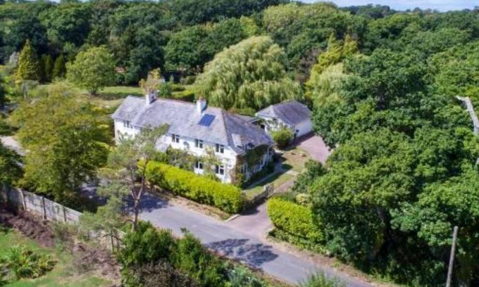 New Forest District House | Seaside Spacious Cosy Cottage On The Edge Of The New Forest