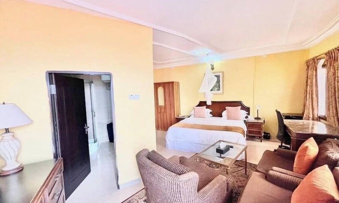 Freetown Hotel | Seaside Suites and Hotel Room #110