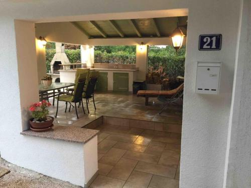 Pinezici House | SEASIDE VACATION RENTAL 4TUNA