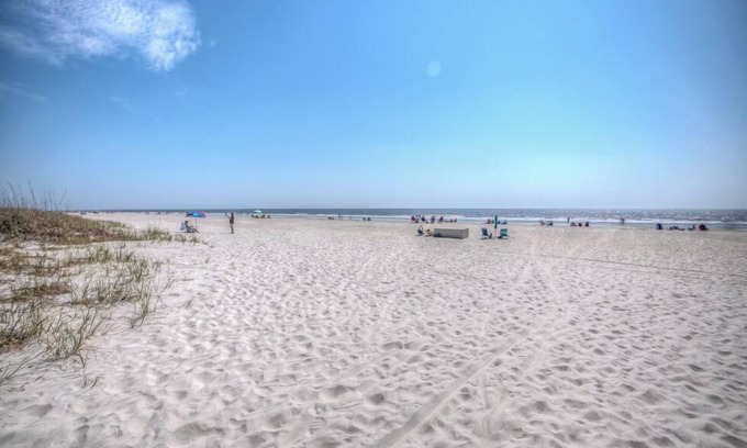 Hilton Head Island Condo | Seaside Villa by VTrips