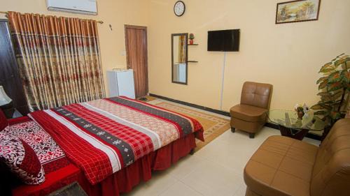 Karachi Hotel | Seasons Inn