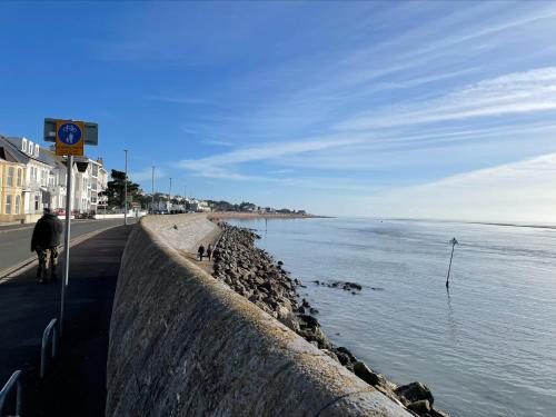 Exmouth Apartment | Seaview Apartment with parking