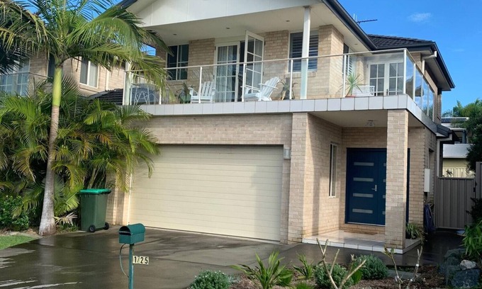 Diamond Beach House | Seaview at Diamond Beach where the dreamy voice of the sea speaks to the soul