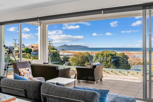 Mangawhai Heads House | Seaview - Mangawhai Heads Holiday Home
