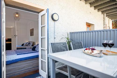 Henley Beach Apartment | Seaview No 6 Henley Beach Wifi