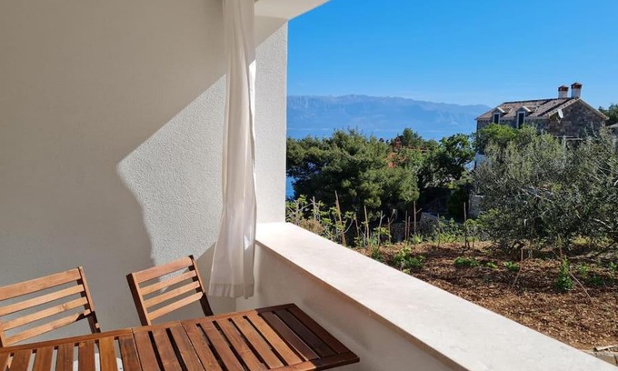 Gdinj Apartment | Seaview studio apartment for perfect vacation!
