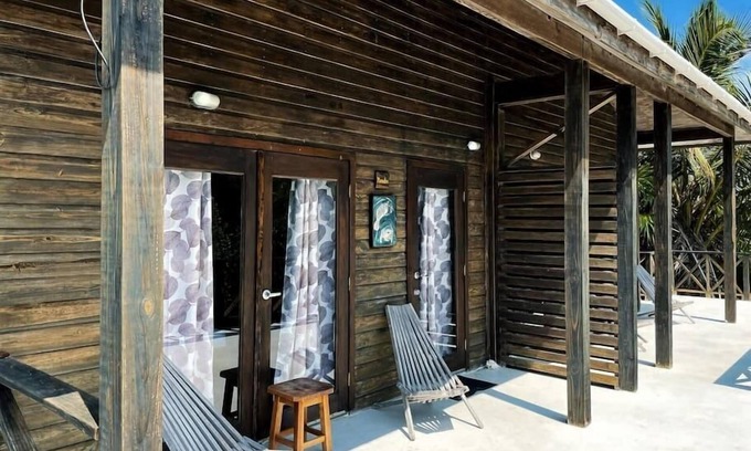 San Pedro Apartment | Seaview Studio "Manatee" @NorthBeachRetreat