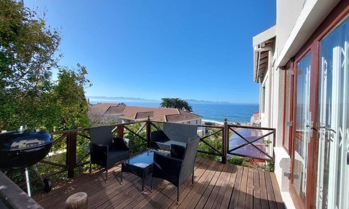 Kalk Bay Apartment | Seaview Terrace