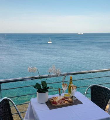 Tower Road Apartment | Seaview Tower Apartment