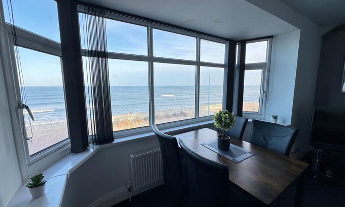 Whitley Bay Apartment | Seaviews Apartment 2, Whitley Bay Sea Front