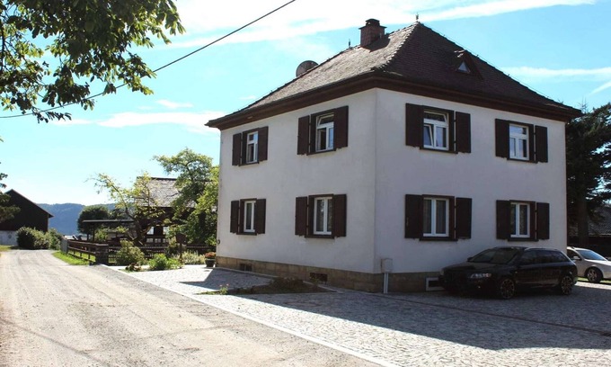 Lichtenhain Apartment | Sebnitz Garden Retreat