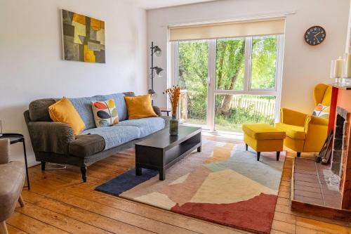 New Forest District House | Secluded 3 bed cottage in private parkland
