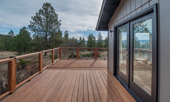Helena House | Secluded 3 Bed Home near Scratchgravel Peak