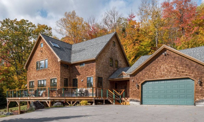 Newry House | Secluded and Elegant - Mountain Retreat with peaceful Sunday River Road Setting