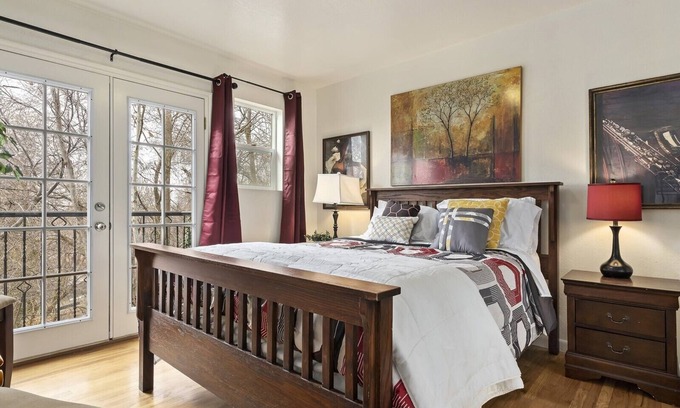 Millcreek House | Secluded and Quiet on Wooded Lot w/Stream 30 min to Resorts 6