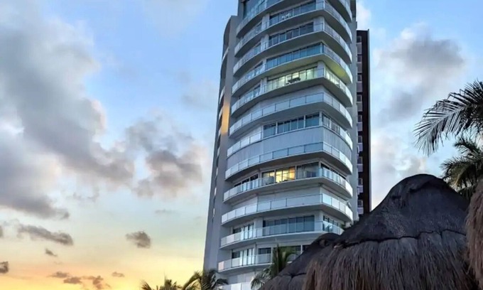 La Isla Apartment | Secluded Apartment with Breathtaking Ocean Views