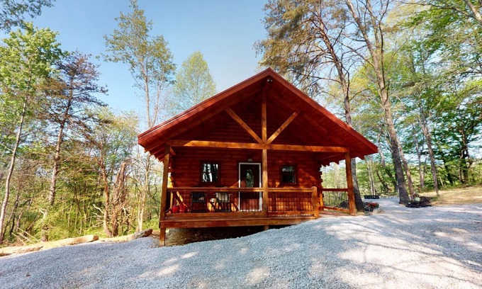 Logan Cabin | Secluded cabin for 2 in the Hocking Hills