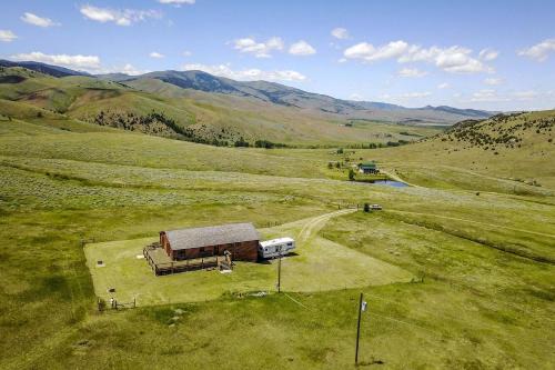 Harrison House | Secluded Cabin Rental for a Peaceful Vacation in Montana