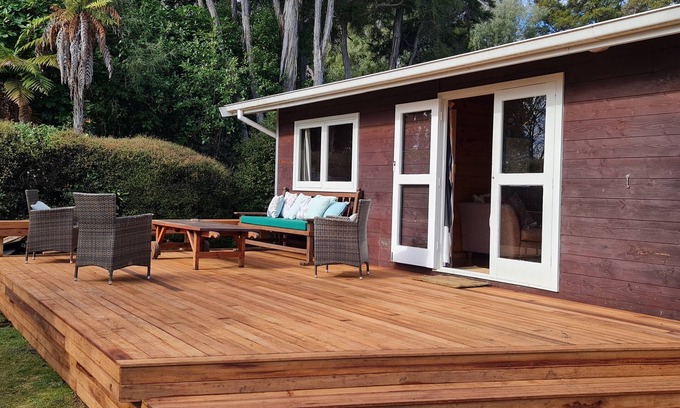 Hatepe Cottage | Secluded Classic Kiwi Bach.