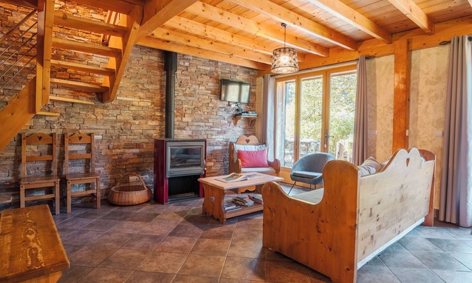 La Compote Ski Chalet | Secluded cottages suitable for Birthdays or Relaxation with Spa, Stove, Garden