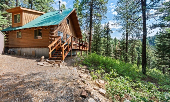 Los Ranchitos Estates House | Secluded Cozy Cabin, Pet Friendly, 20 Min to Durango, 10 to Vallecito!