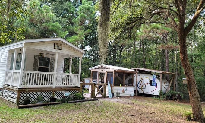 Edisto Island Cottage | Secluded Cozy Cottage on 5 acres 10 minutes from Edisto Beach SC