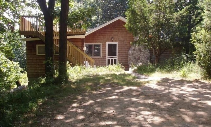 Covert Cottage | Secluded dunes home w/private Lake Mich beach + 150 acres of forest - dogs OK