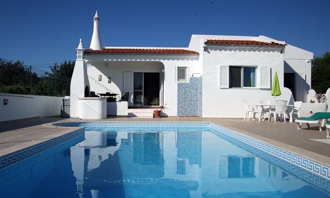 Boliqueime Villa | Secluded Family Friendly Villa with Private Pool, Free WIFI & International TV